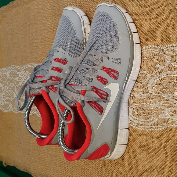 Nike Free 5.0 Women's Running Shoes Sz 8.5, Grey/Pink, Good Condition, No Box - Picture 3 of 6
